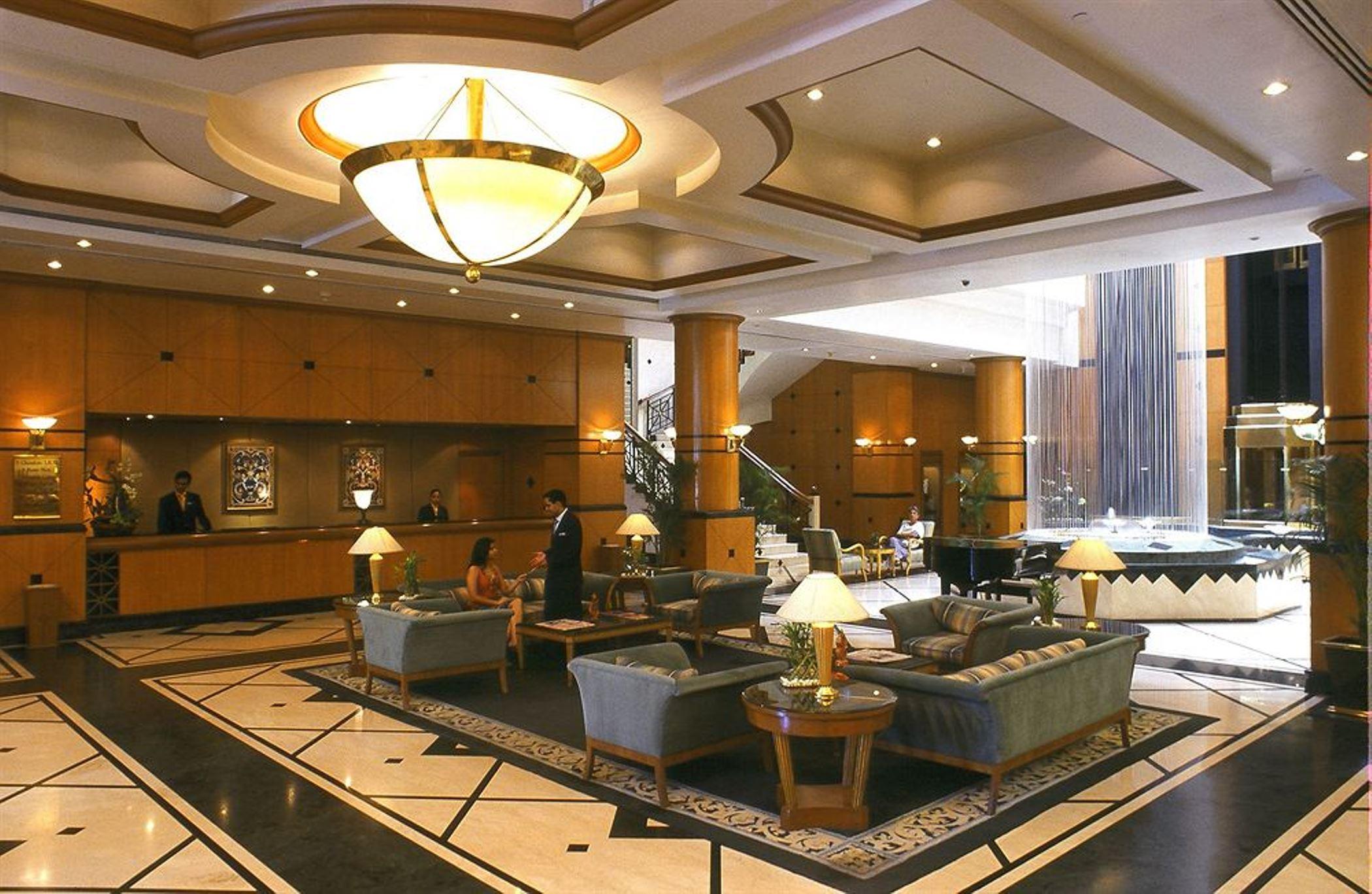 The Orchid Hotel Mumbai Vile Parle Beltér fotó Lobby