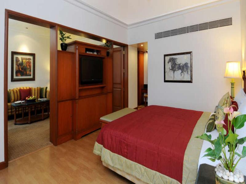 The Orchid Hotel Mumbai Vile Parle Kültér fotó A suite at the Taj Bengal