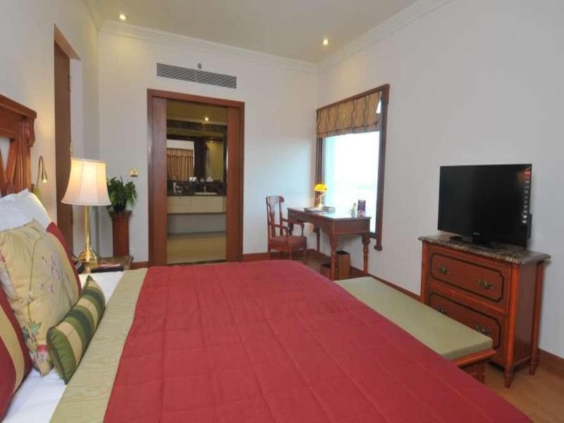The Orchid Hotel Mumbai Vile Parle Kültér fotó A room at the hotel
