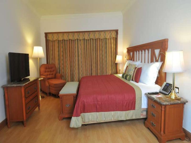 The Orchid Hotel Mumbai Vile Parle Kültér fotó A room at the hotel