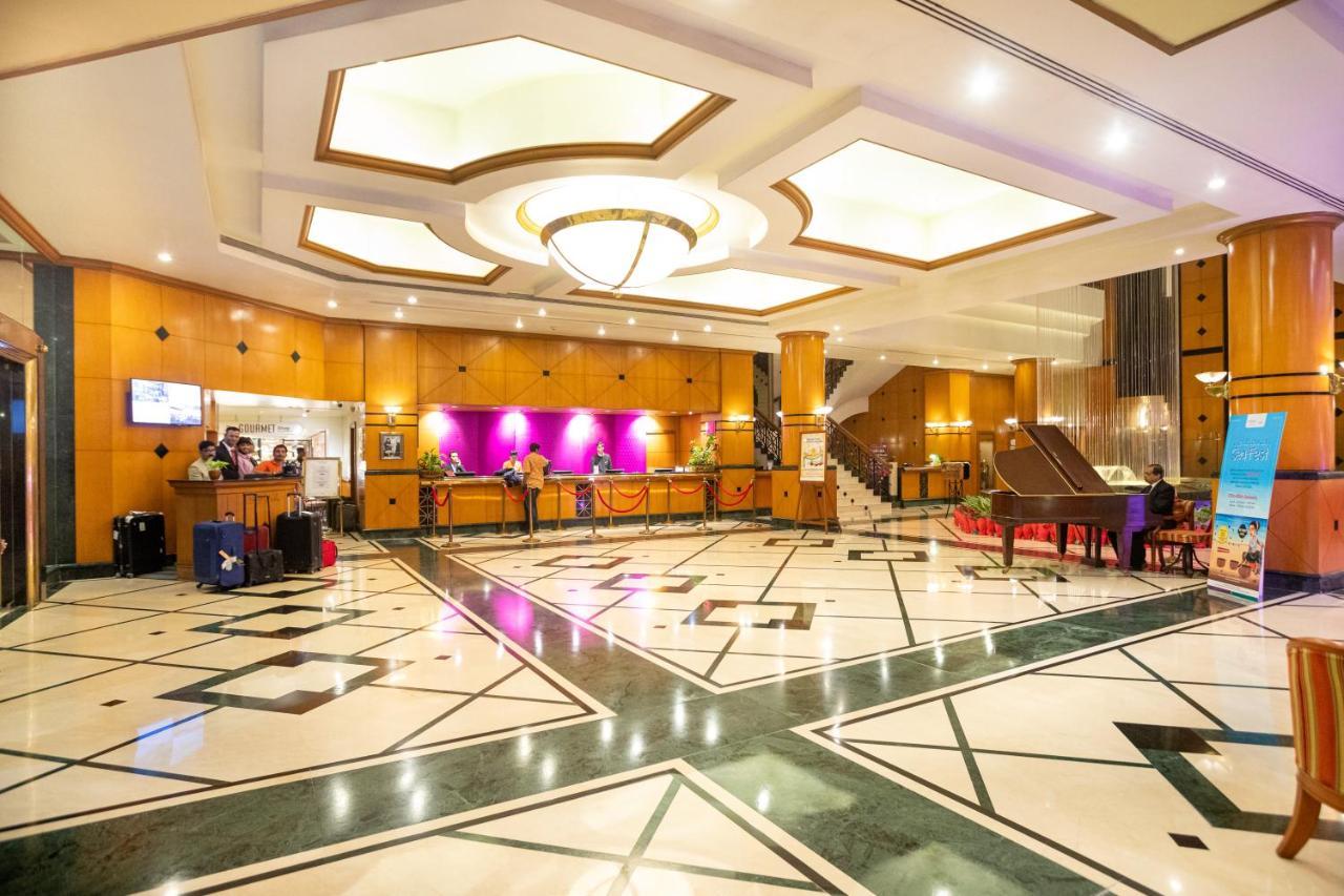 The Orchid Hotel Mumbai Vile Parle Kültér fotó Lobby